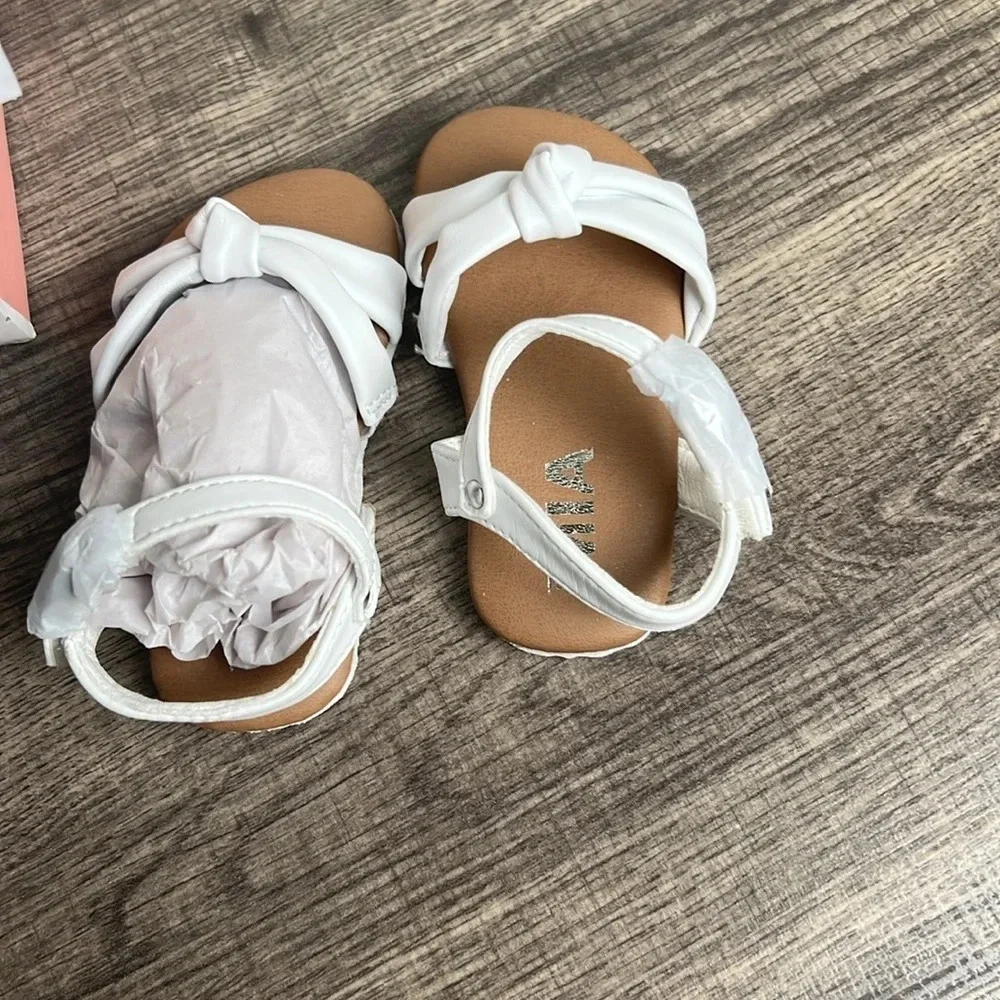 Mini Mia white sandals New with box size 4